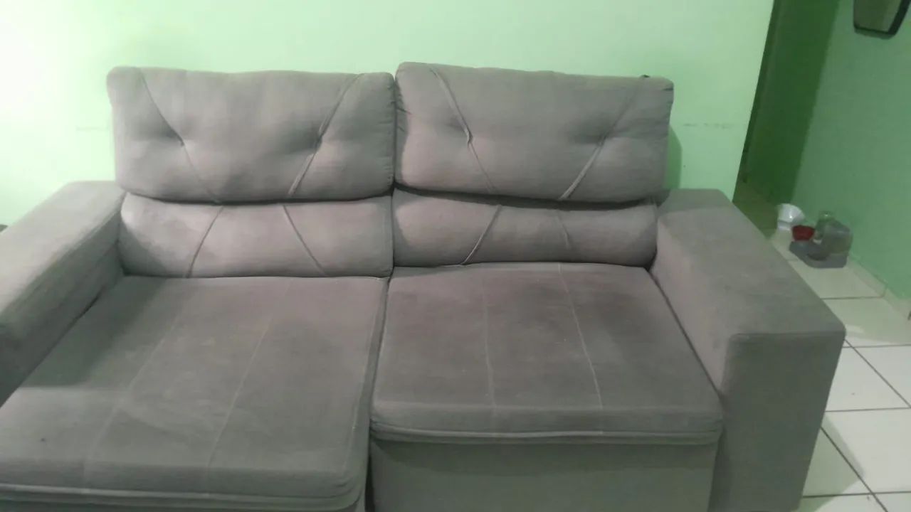 Sofá retrátil semi nova 800$
