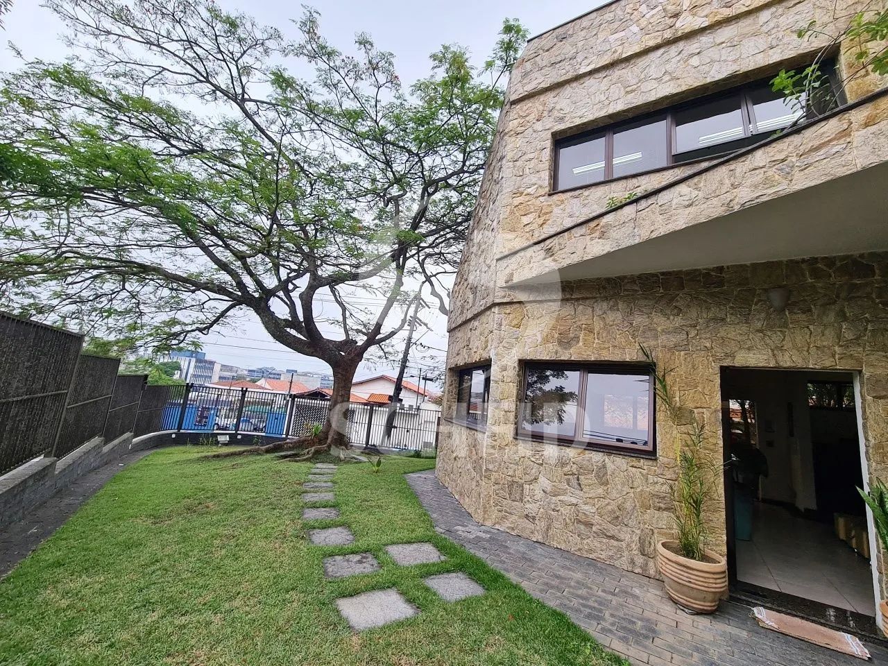 CASA COMERCIAL - VENDA COM LOCAÇÃO GARANTIDA