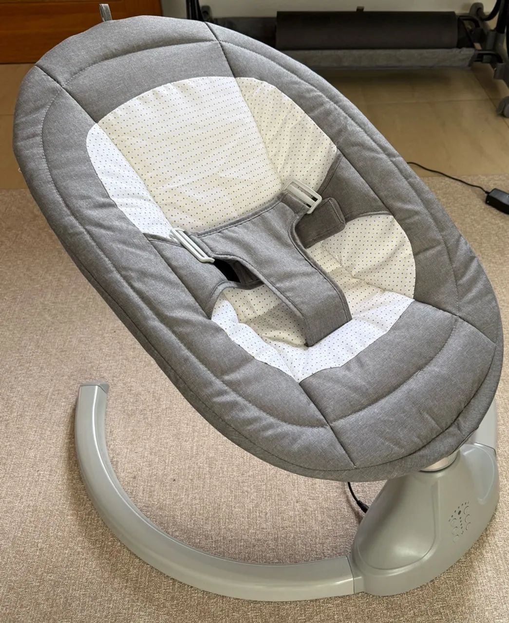 Cadeira de balanço elétrica automática para bebês  - Foto 2
