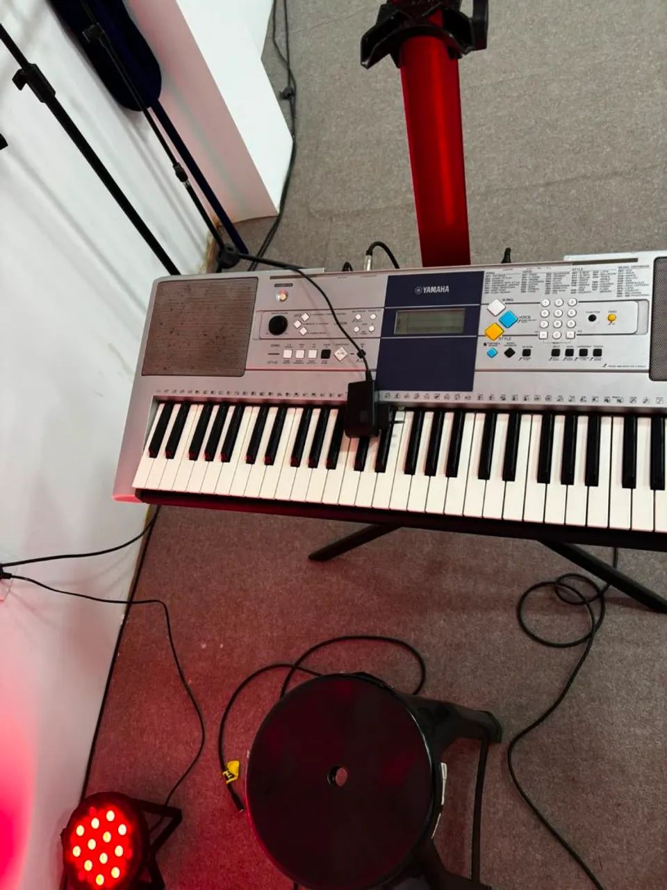 Teclado Yamaha PSR-E323 - Foto 2