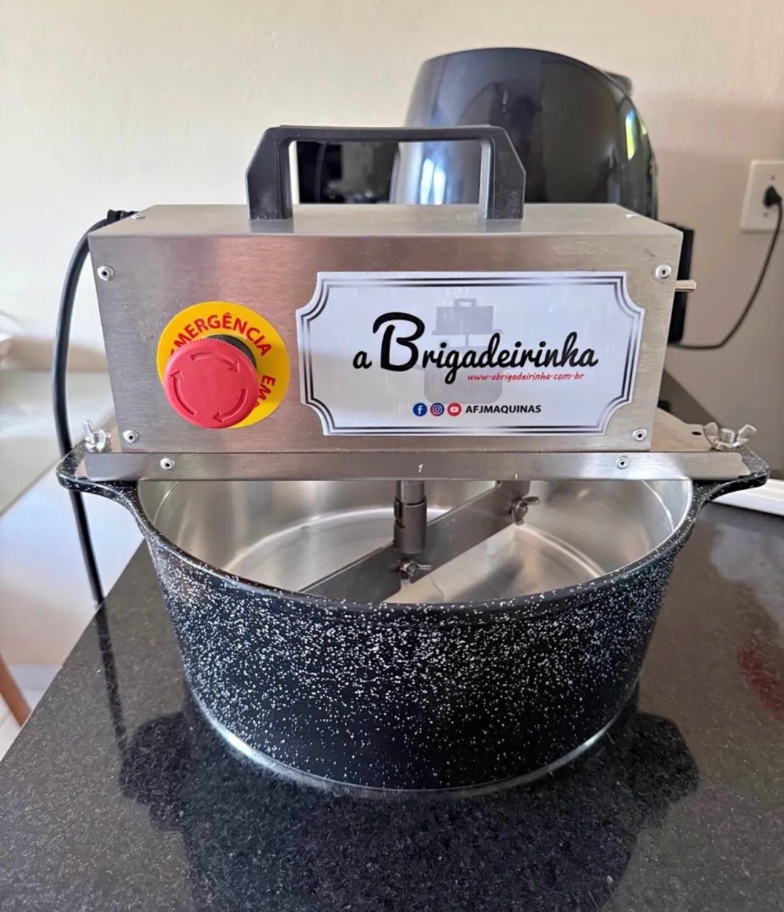 PANELA MEXEDORA (A BRIGADEIRINHA)