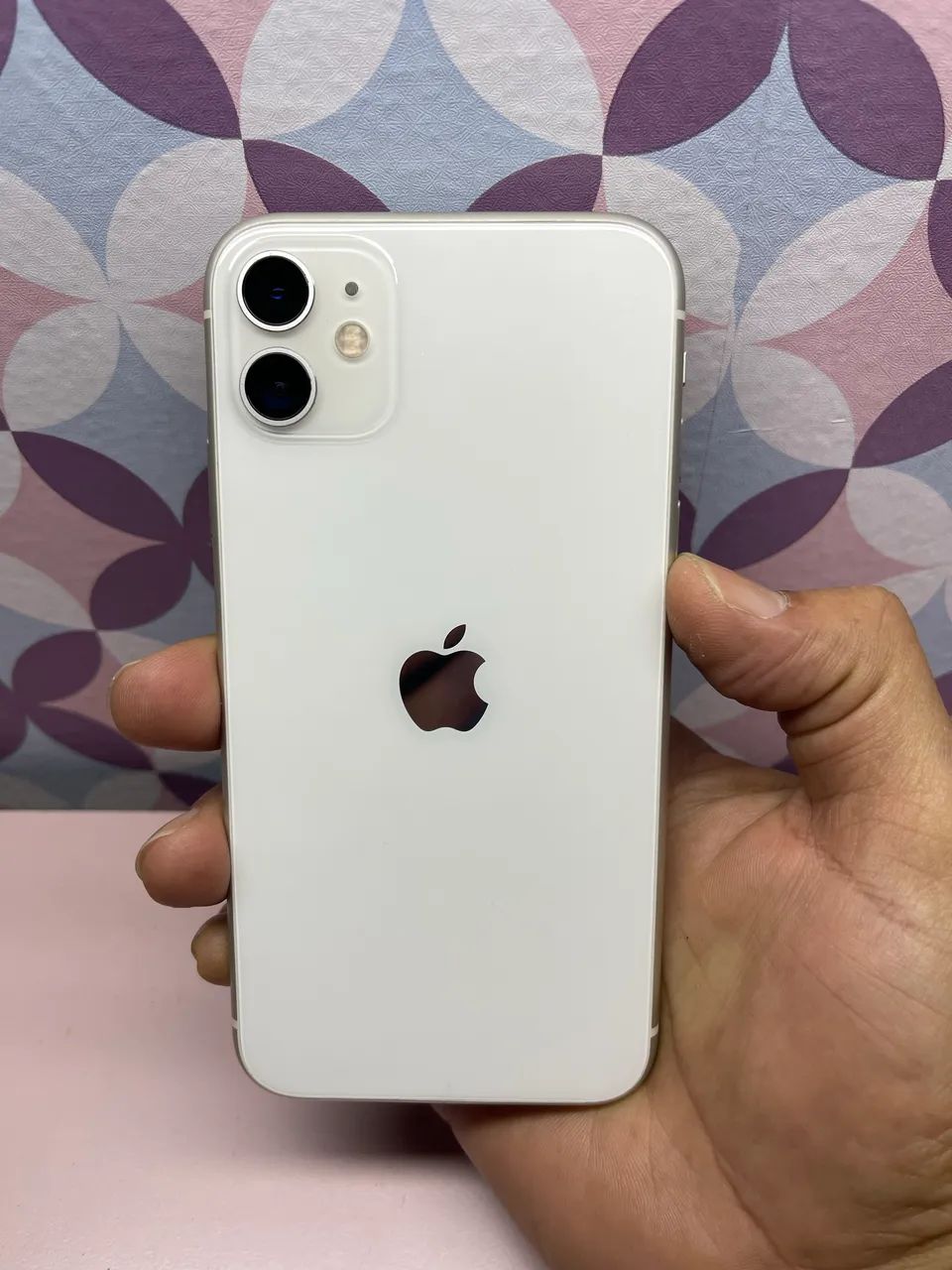 Apple iPhone 11 ホワイト　バッテリー８０% iPhone 11 64gb Bateria 80% Branco - impecável - Celulares e