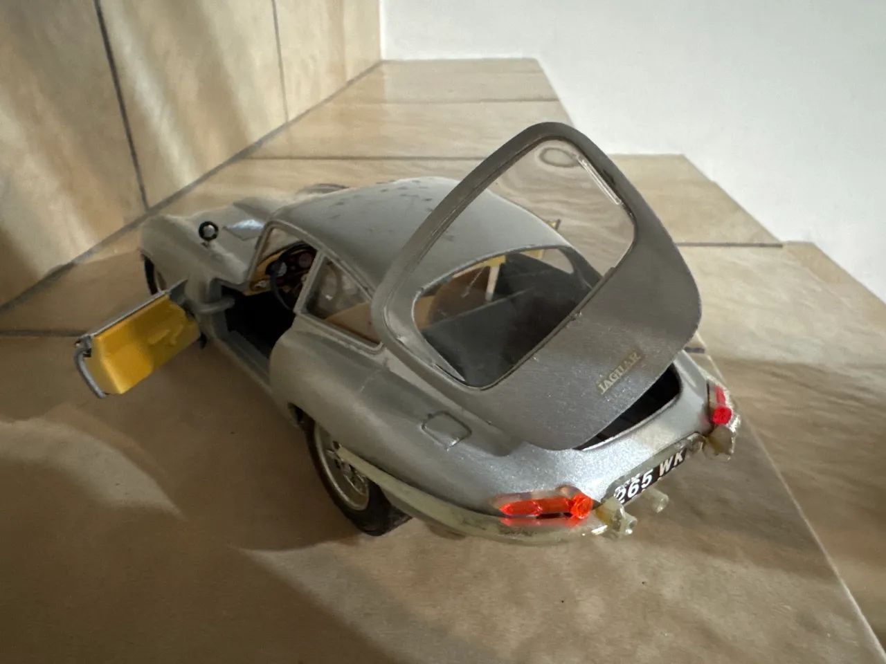 Miniatura Jaguar 1/18  - Foto 2