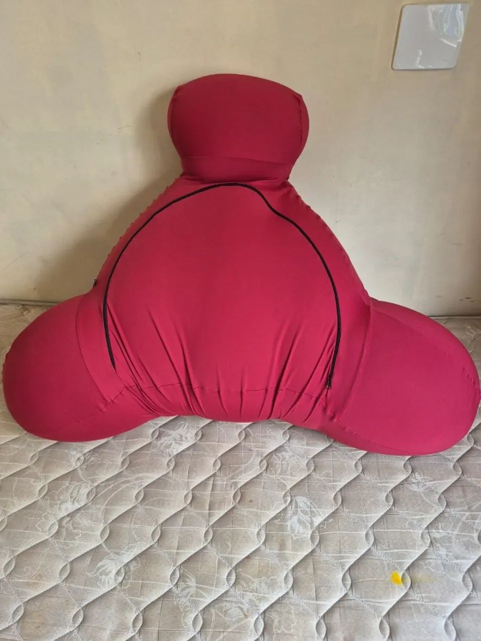 Cama de solteiro e colchao da castor e 2 cadeiras e almofada encosto fom - Foto 3