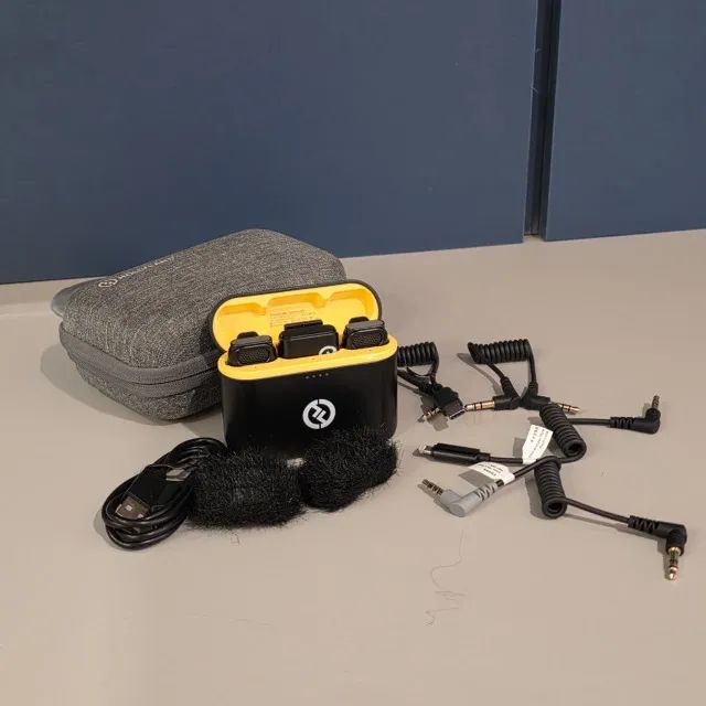 Microfone sem Fio HollyLand Lark M1 Para 2 Pessoas Preto  - Foto 2