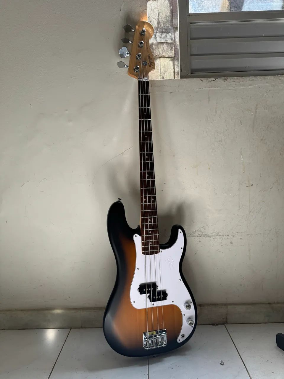 Baixo Squier Debut PRECISION 4C