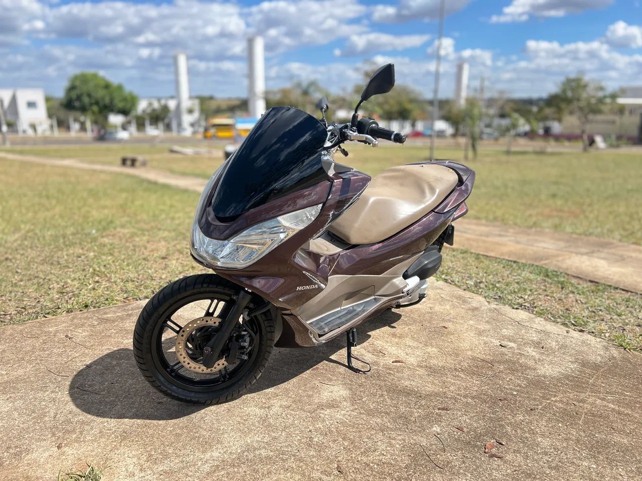 PCX DLX 2018 - Foto 3