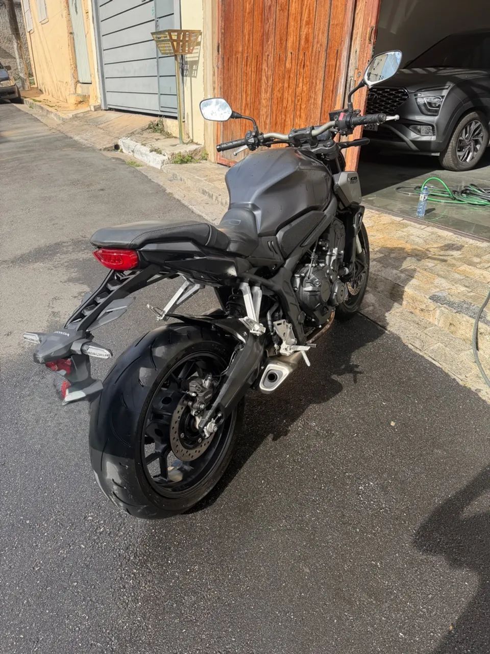 CB 650 R 2024 - Foto 4