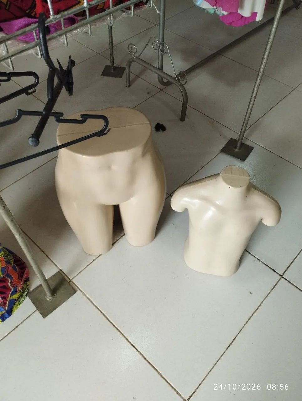 Manequins e araras pra loja 