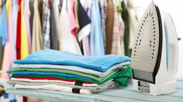 Passadeira de Roupas (Passar Ferro em Roupa)