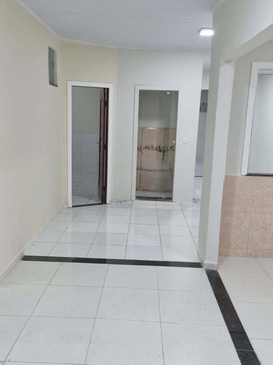 Casa com localização central e espaço  amplo - Foto 4