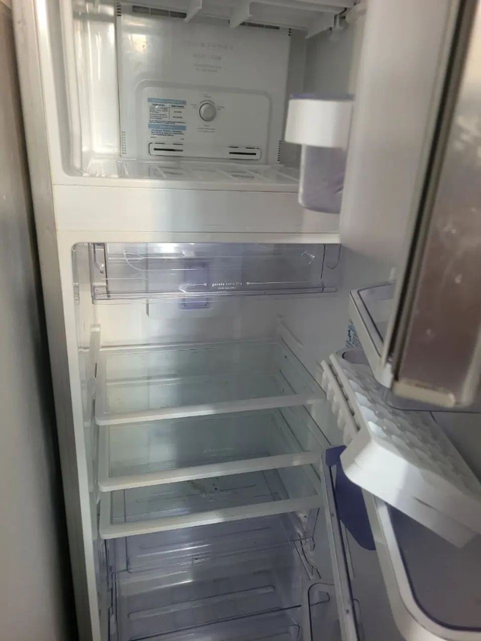 Geladeira frosfree Eletrolux