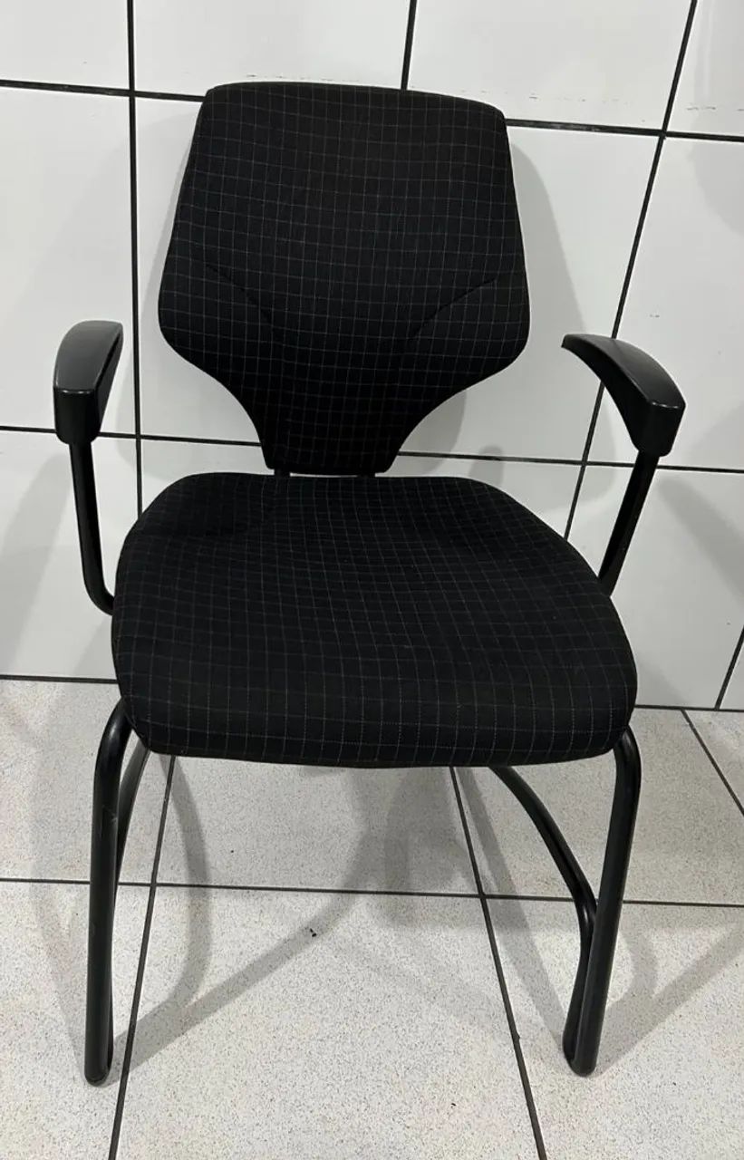 Vendo cadeiras Giroflex fixas 