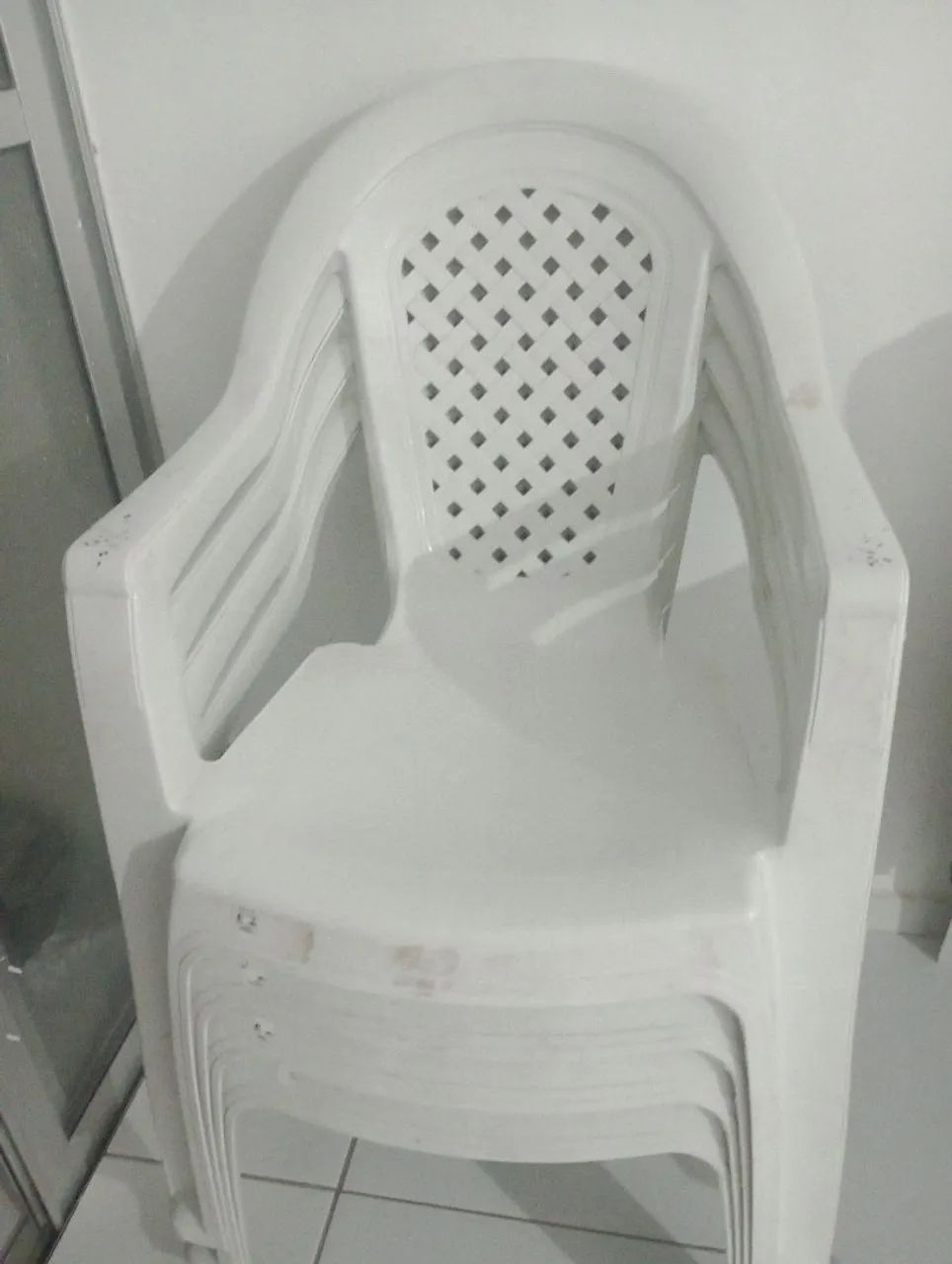 MESA COM 4 CADEIRAS 
