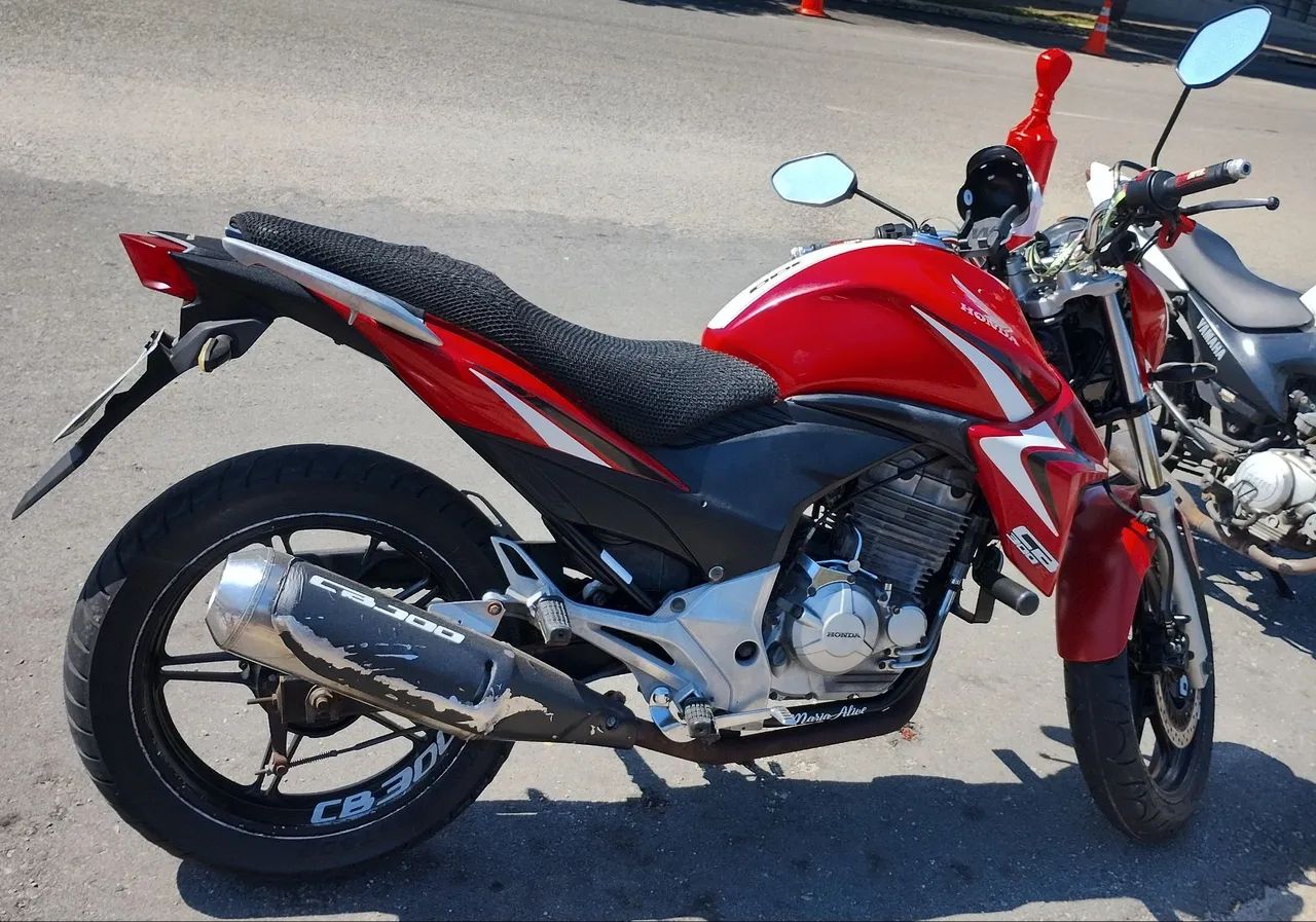 CBR 300R Ano 2011 - Foto 5