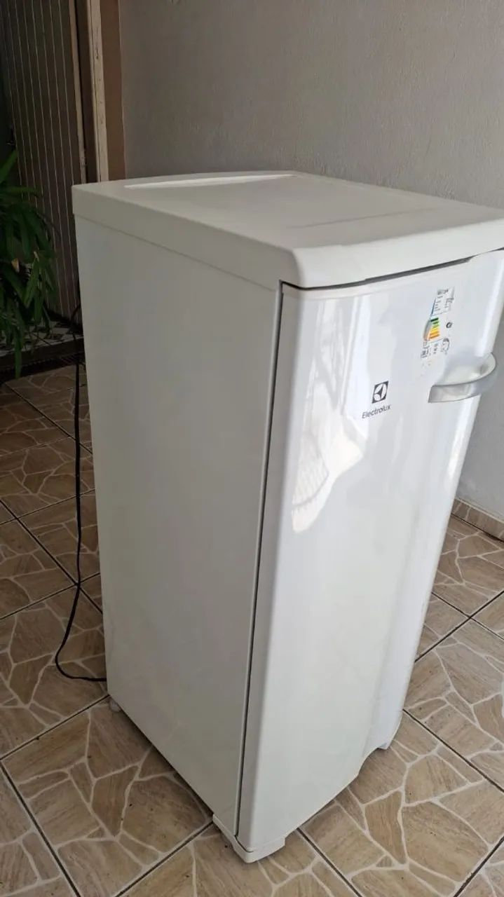 Freezer electrolux 180 litros - Foto 3