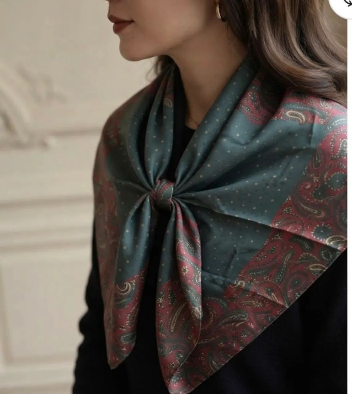 Lenço Feminino De Seda Quadrado Estampa Paisley E Verde e vinho - Foto 4