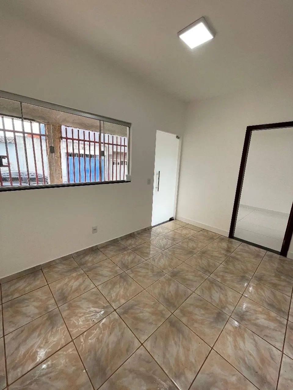 ALUGA-SE - 01 apartamento no Setor Oeste da Cidade Estrutural 