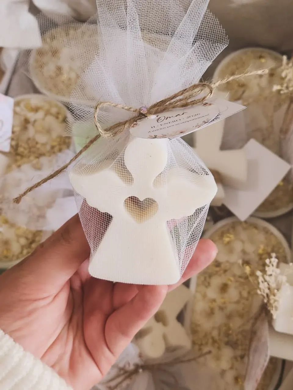 Lembrancinhas velas anjinho com tule e tag - Foto 5