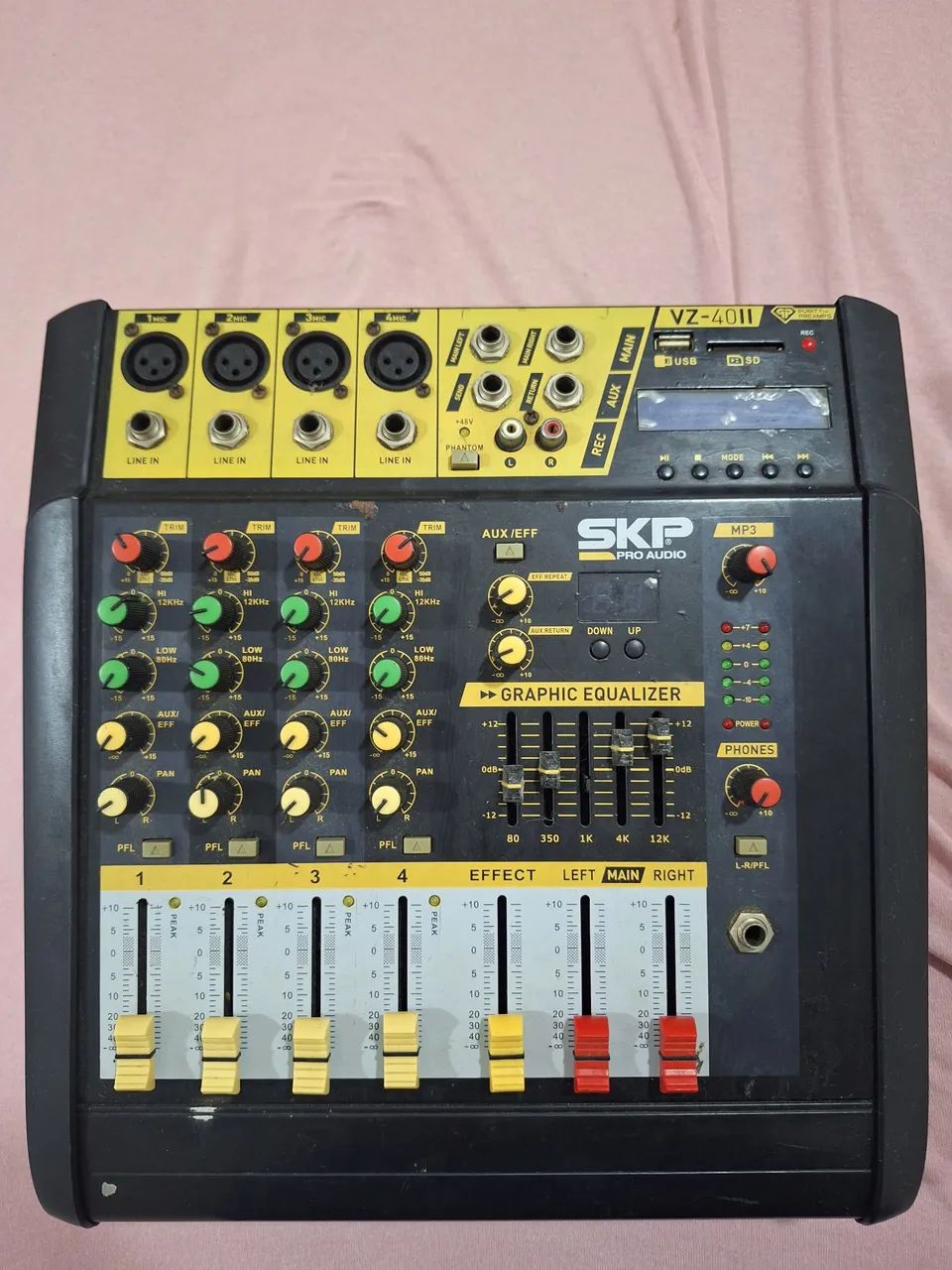 Mesa Amplificada SKP pro audio vz-40 II