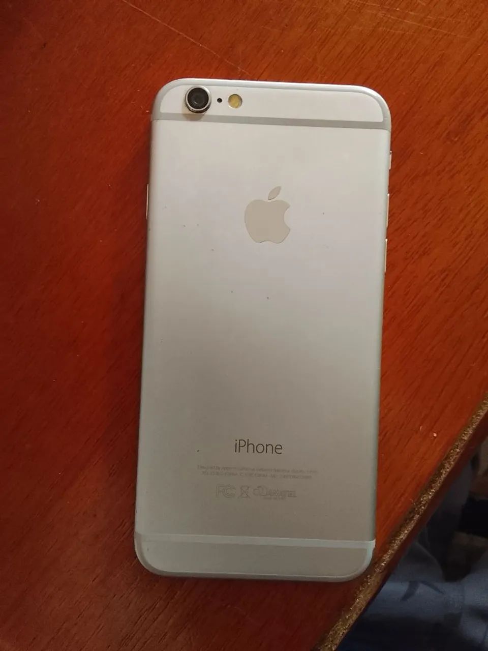 iPhone 6 em ótimo estado