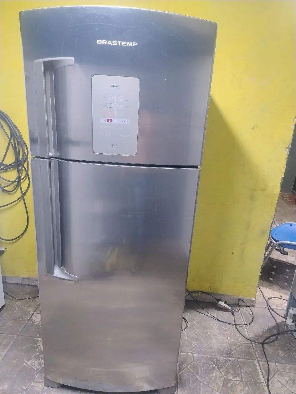 Geladeira Frost Free funcionando perfeitamente 