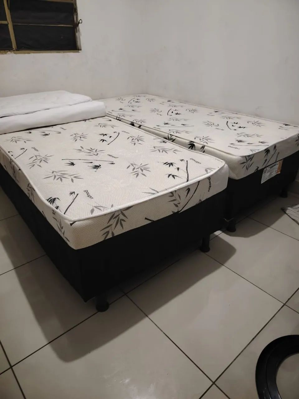 VENDO 2 CAMAS BOX DE SOLTEIRO 