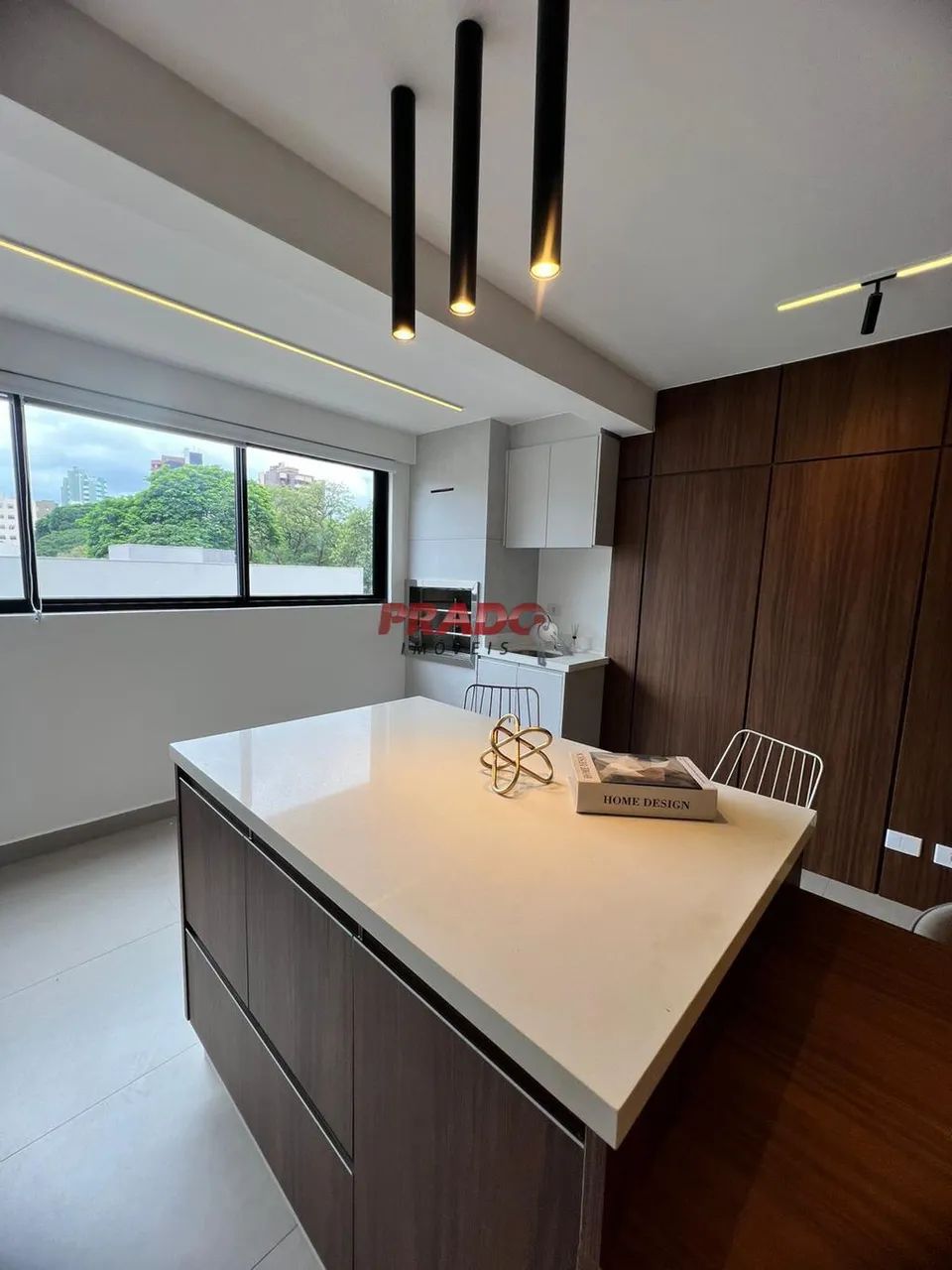 Apartamento à venda em Maringá, Zona 07, com 1 suíte, com 75 m² - Foto 2