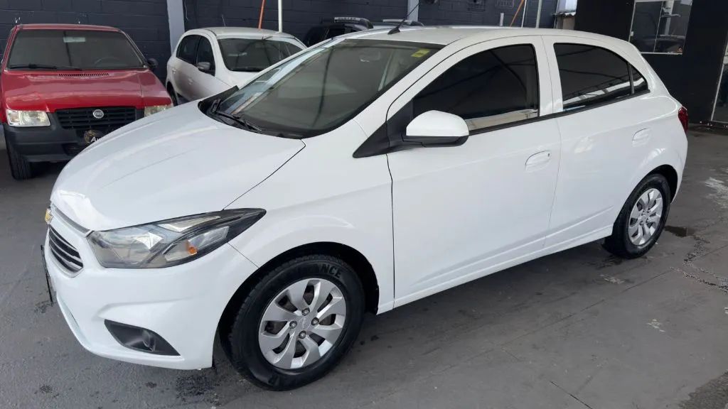 Chevrolet Onix Hatch LT 1.0 8V Flex Power Mec. 4P 2017 - Foto 3
