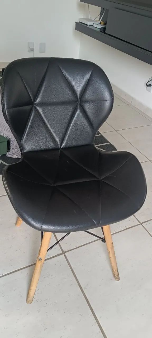 Cadeira Eiffel Estofada Preta Base Madeira Design Eagle Forc