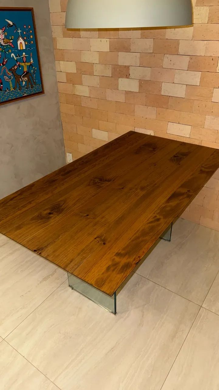 Mesa de jantar de madeira rústica com pés de vidro - Foto 2