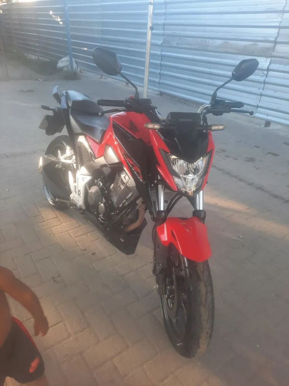 Cb 300f 