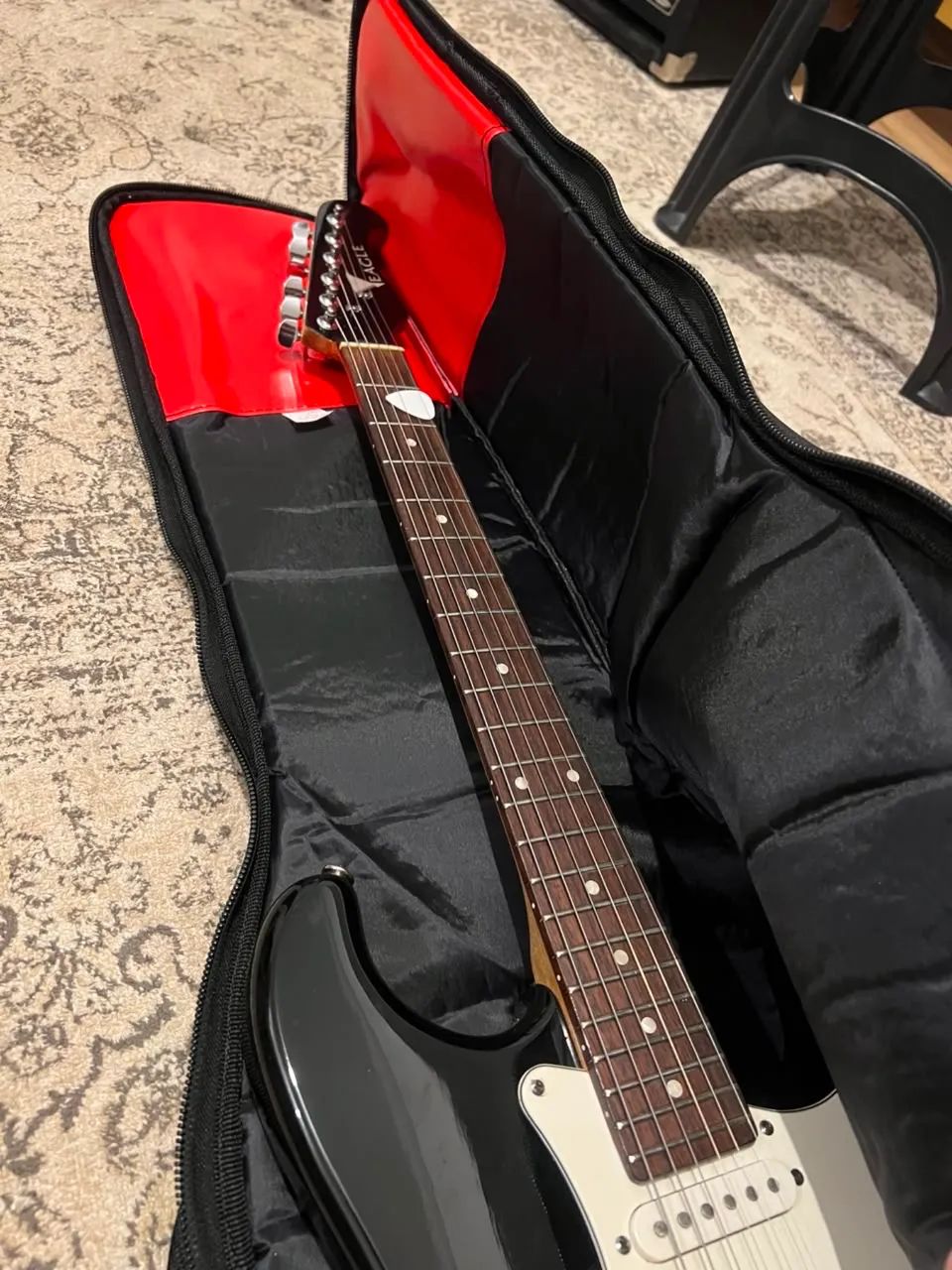Guitarra Eagle STS com Case e Cabo - Foto 3