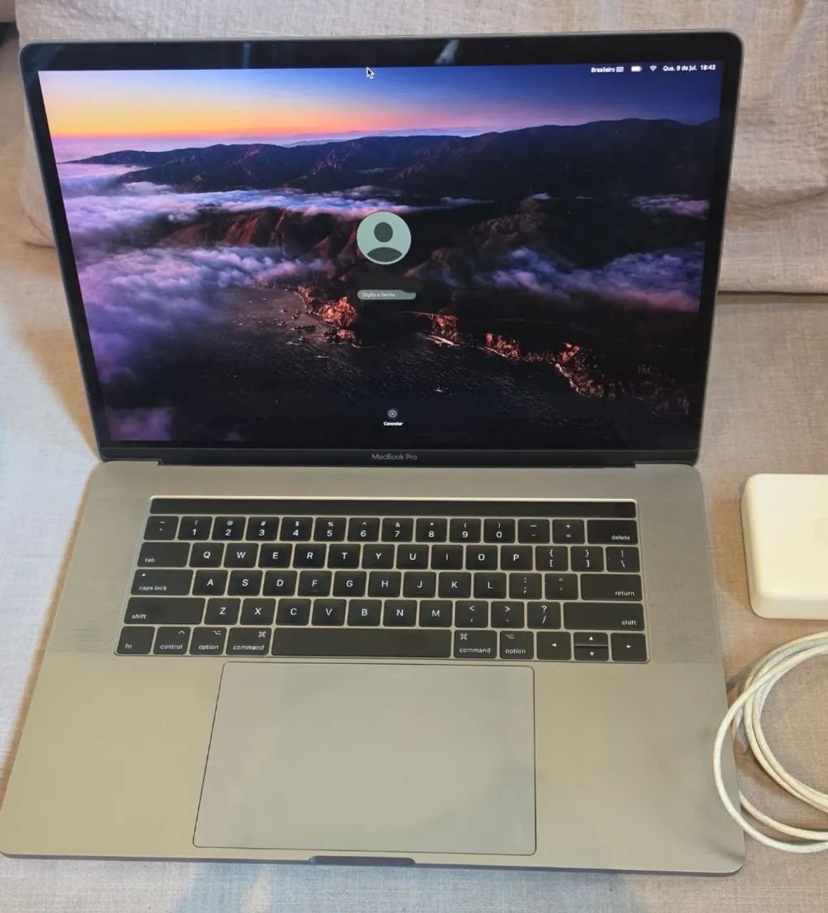 MACBOOK PRO