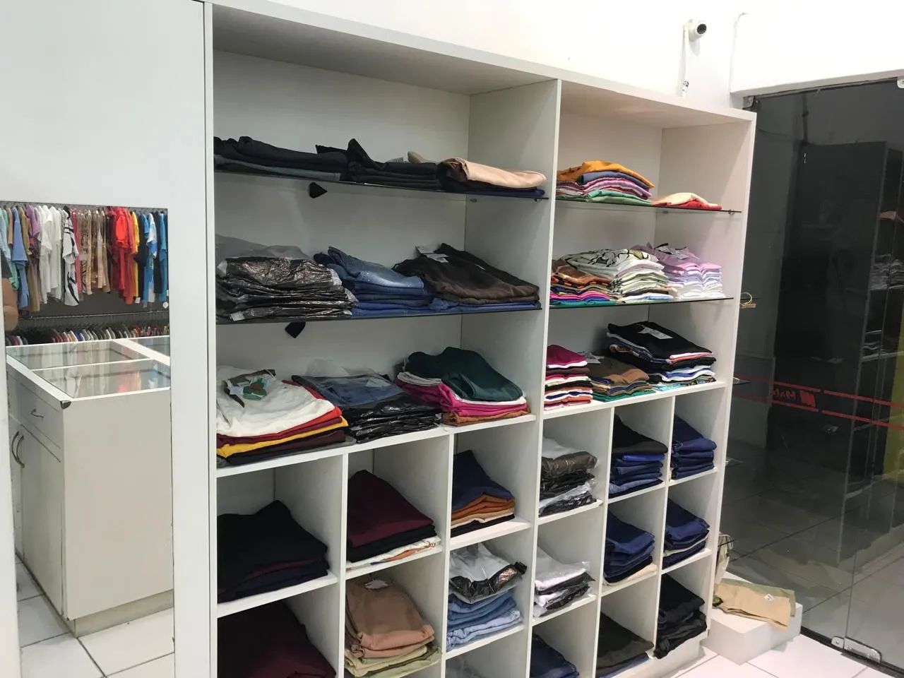 REPASSE DE MÓVEIS PARA LOJA DE ROUPA 