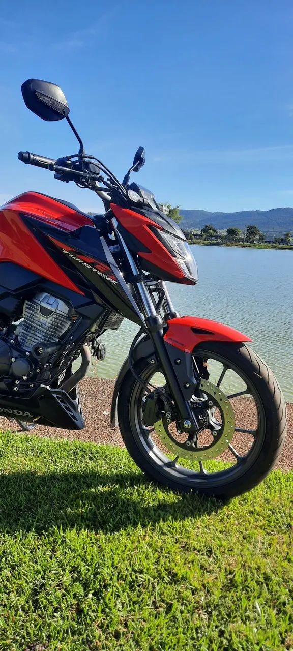 cb300f 2024 - Foto 3