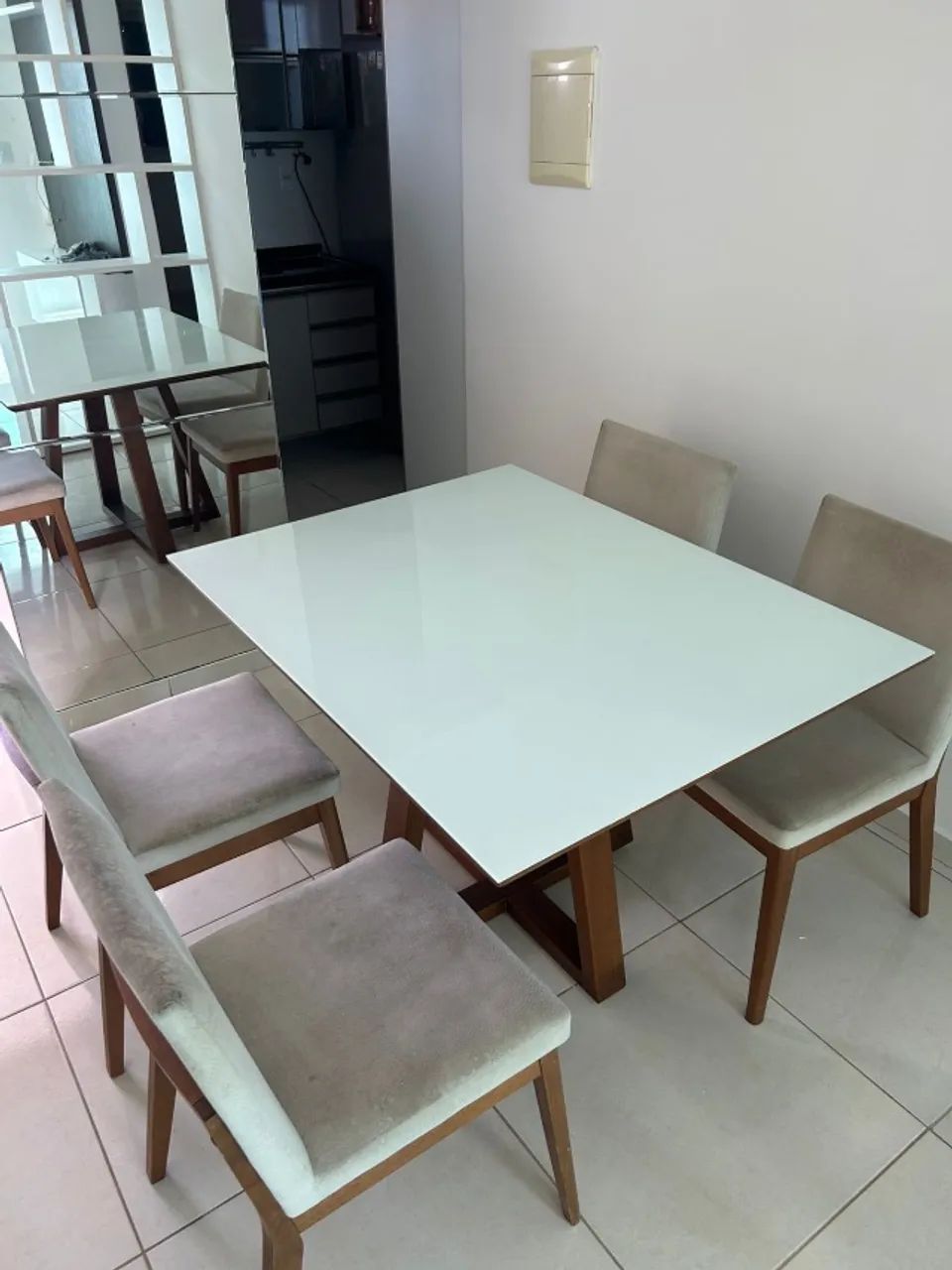 Mesa de jantar com cadeiras
