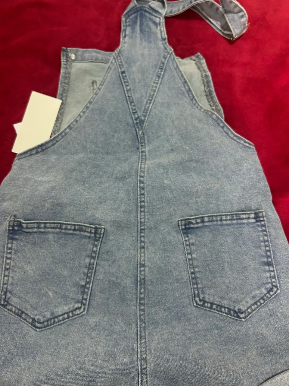Roupas femininas e masculina 