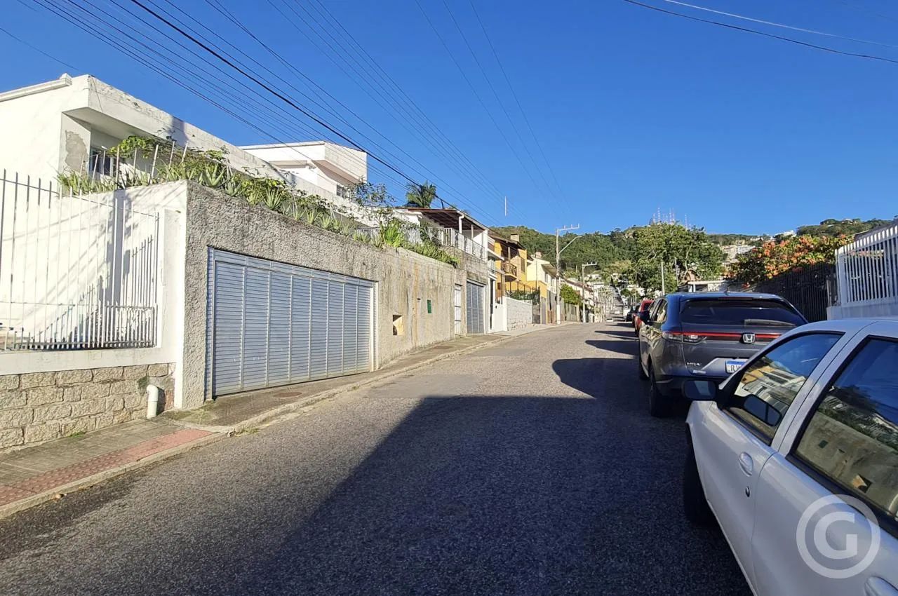 Casa ampla e semimobiliada no bairro Agronômica, em Florianópolis - Foto 3