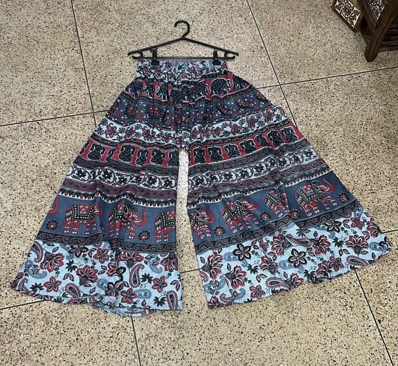 Calça Indiana Estampada - 100% Indiana 