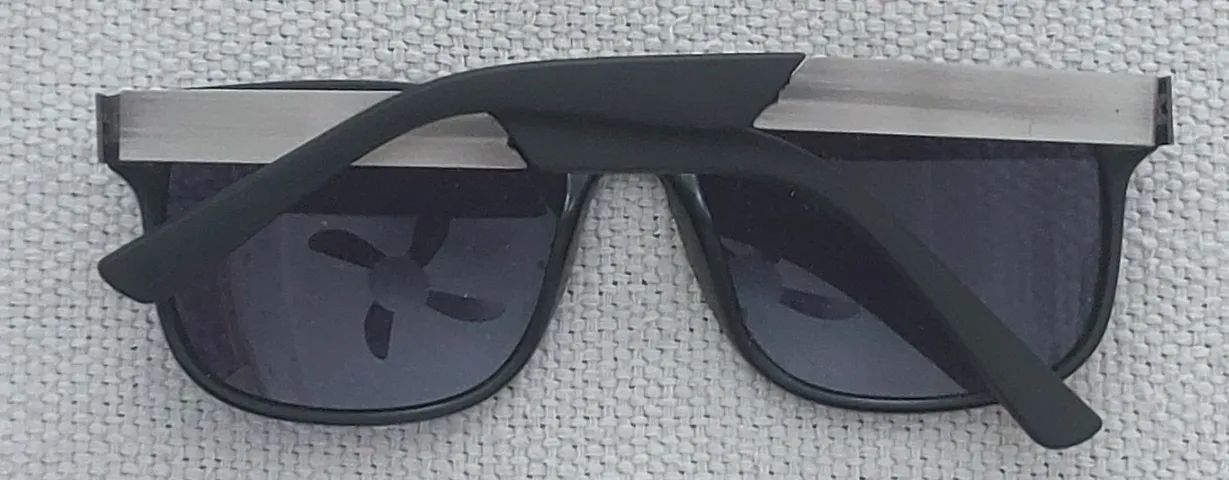 Óculos de sol unissex veste super bem.  - Foto 2