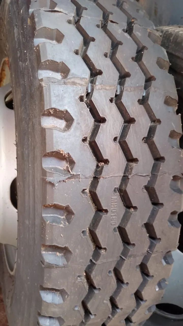 Pneu e Roda para 608D - Foto 5
