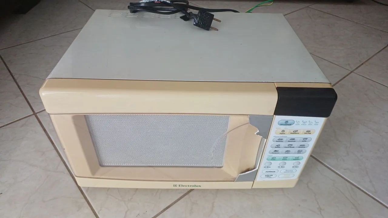 Vendo Micro-ondas Eletrolux Usado 220V