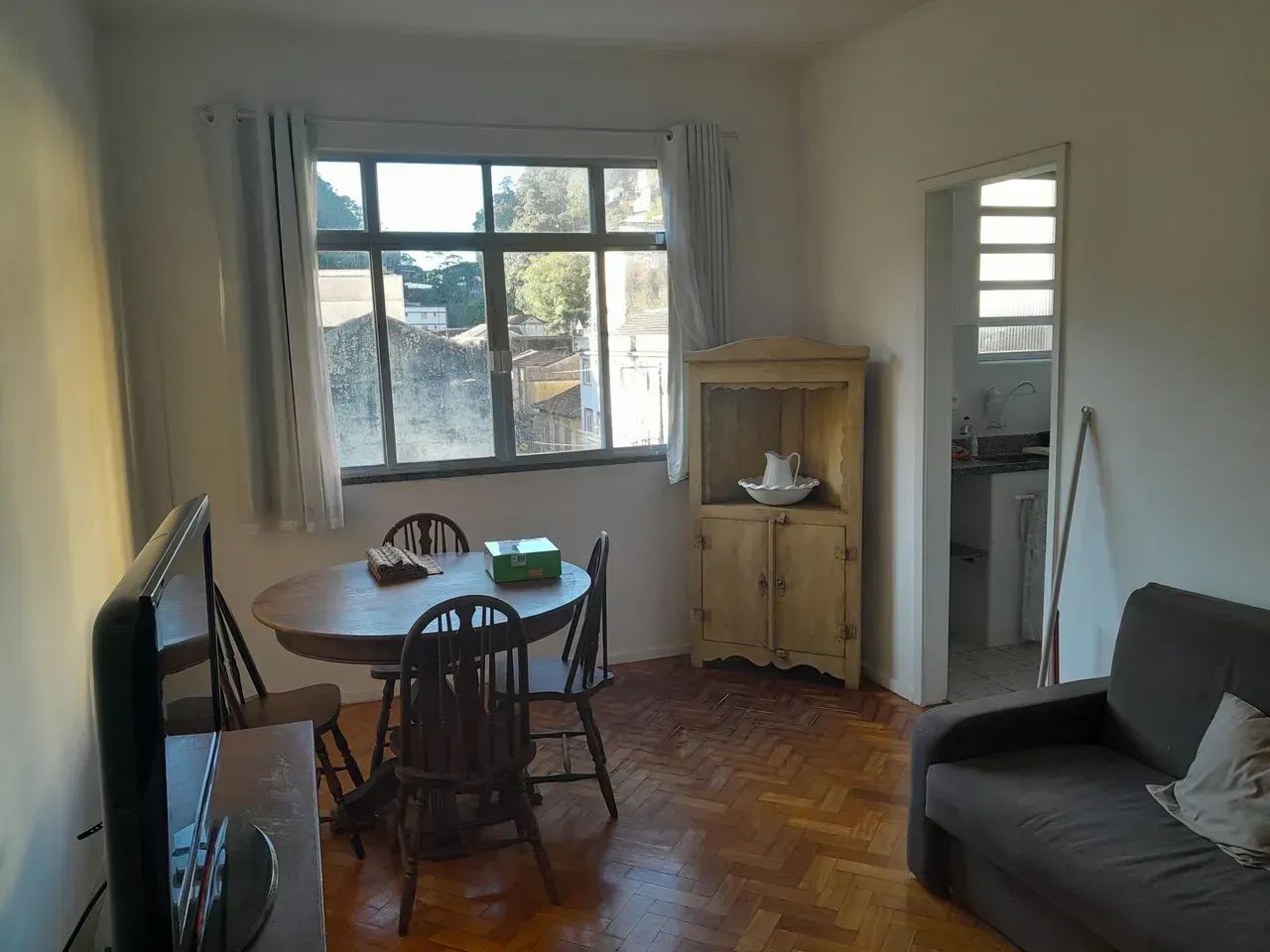 Ótimo Quarto e sala no Centro de Petrópolis - Foto 2