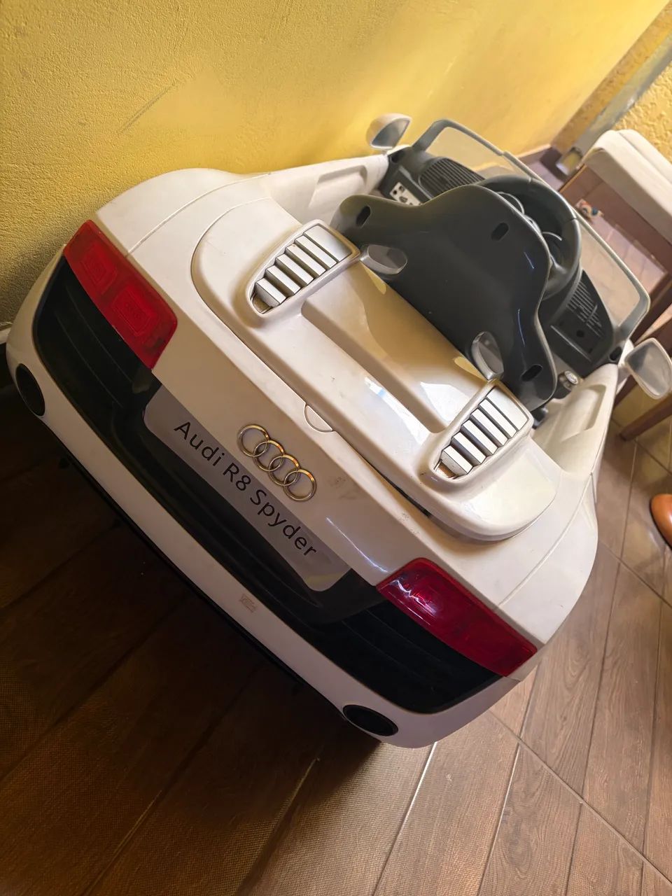 Carro elétrico infantil 