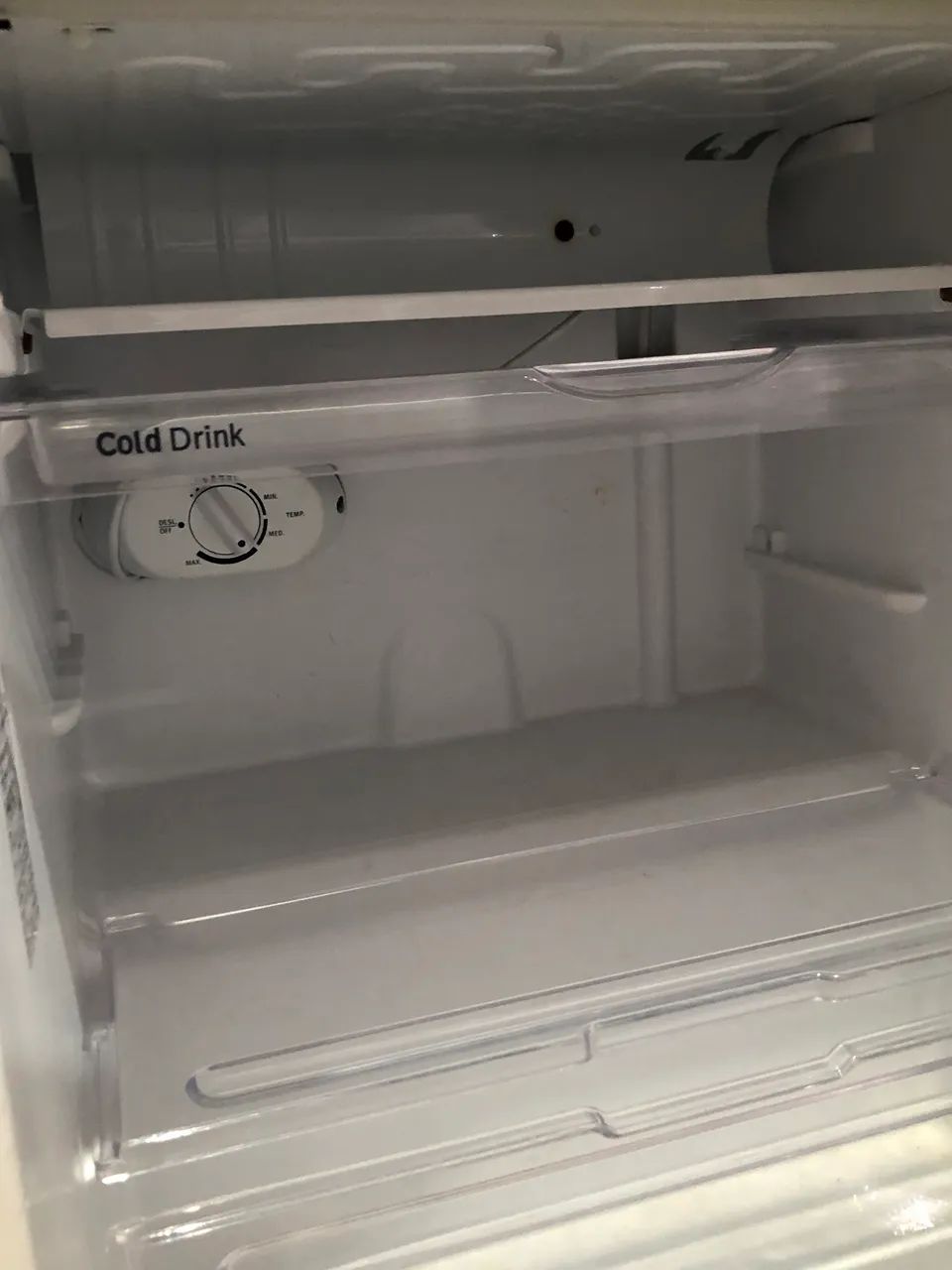 Frigobar Electrolux 80L com porta latas - Foto 4