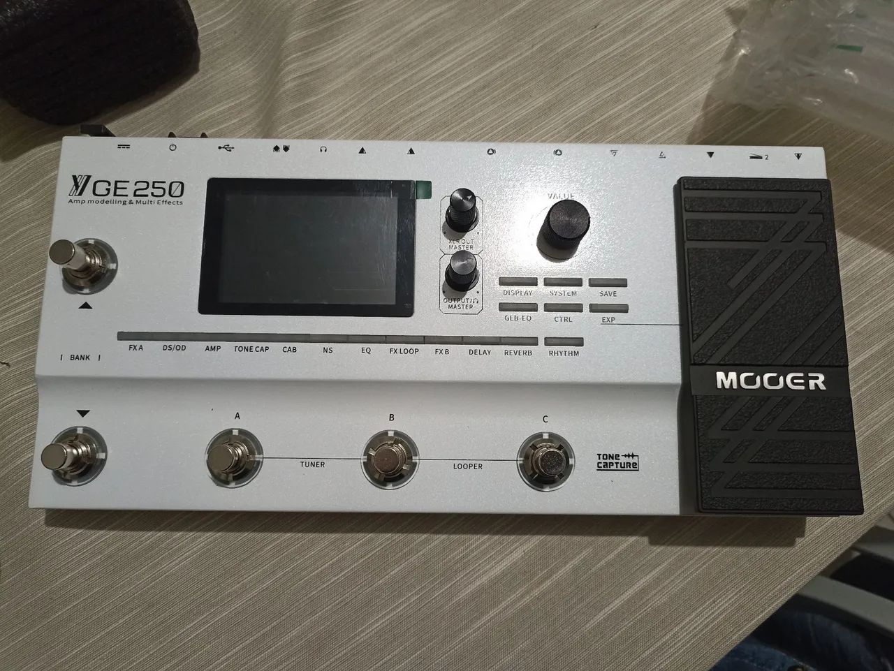 Pedaleira Guitarra MOOER GE250 Na Caixa C/ Bag - Instrumentos