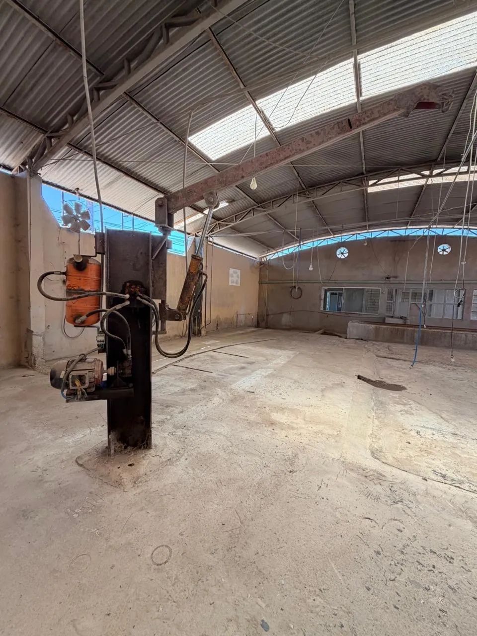 Guincho Giratório Industrial Compacto de Coluna - R$ 10.000 - Foto 3