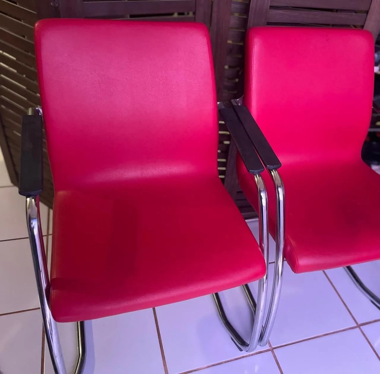 Móvel e cadeiras para escritório.  - Foto 5