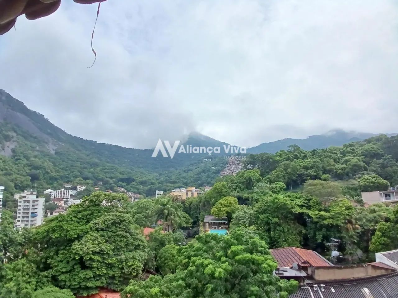 Cosme Velho | Apartamento 4 quartos, sendo 2 suites